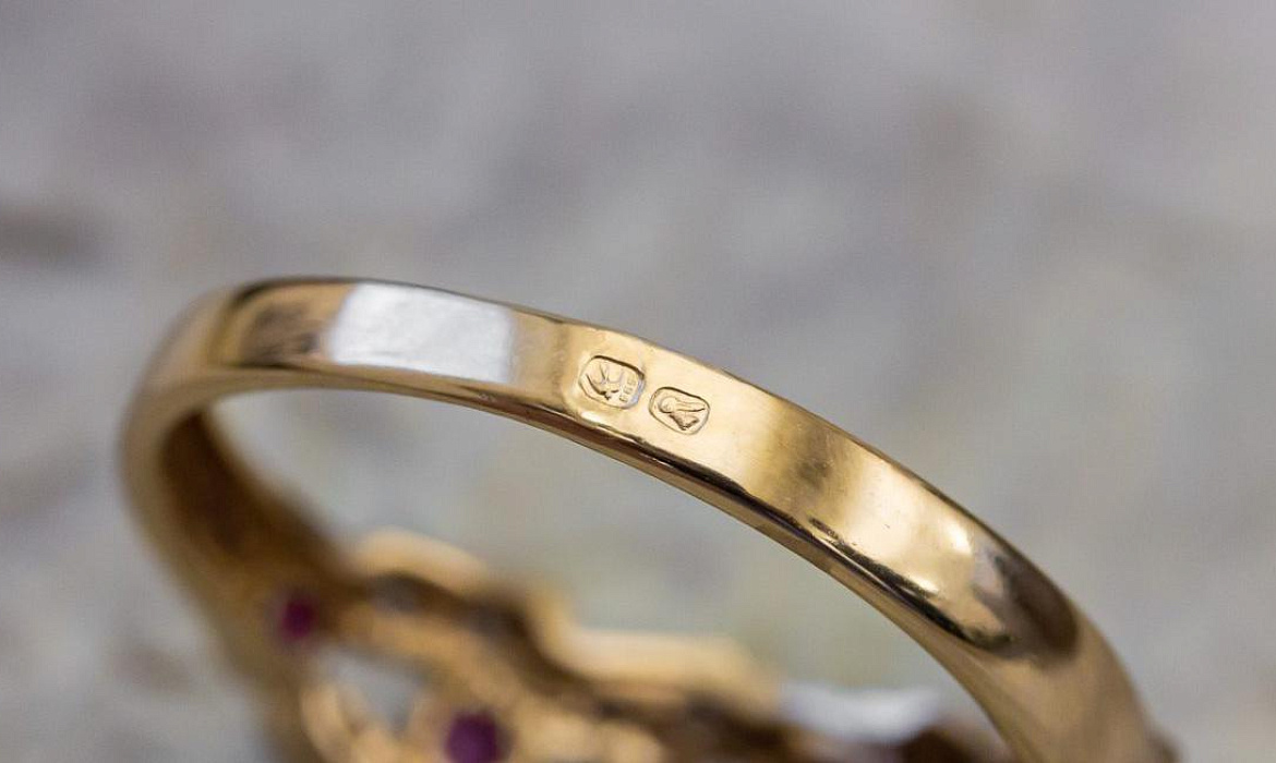 How to check the hallmark on a product made of precious metals