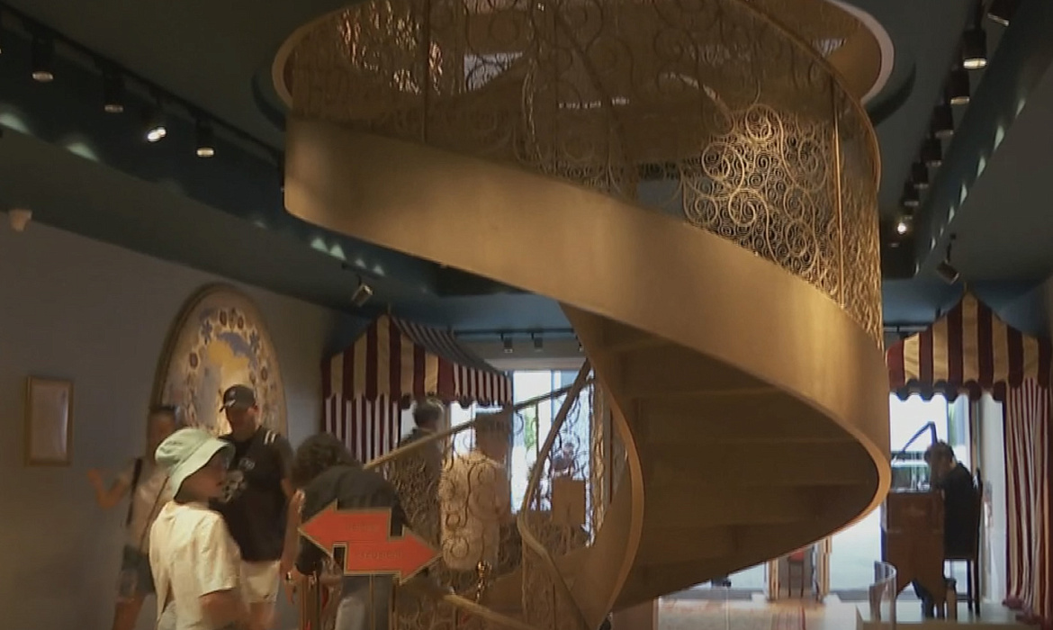 Filigree Staircase in Porto