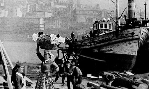 The shipyard in Vila Nova de Gaia, in 1953