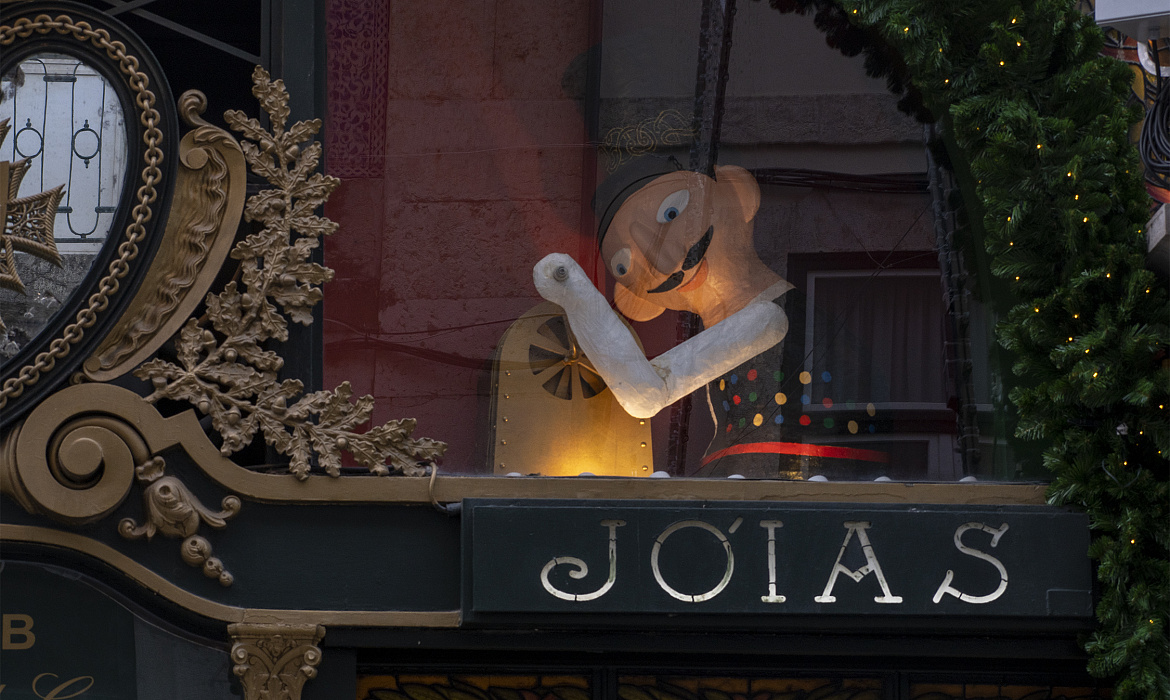 On December 1st, the day of Saint Eloi, the patron saint of jewelers, in the most beautiful jewellery shop in Portugal